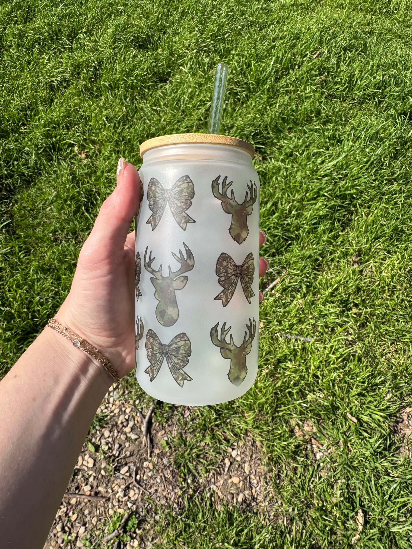 Camo Bucks & Bows Soda Can Glass