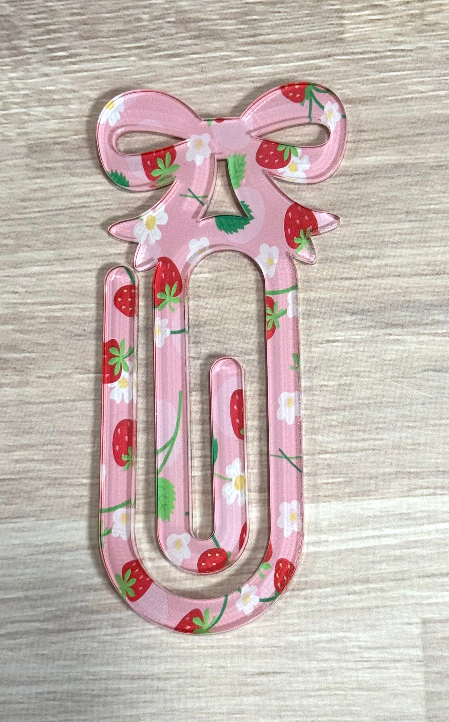 Strawberry Vine Acrylic Bow Jumbo Paperclip